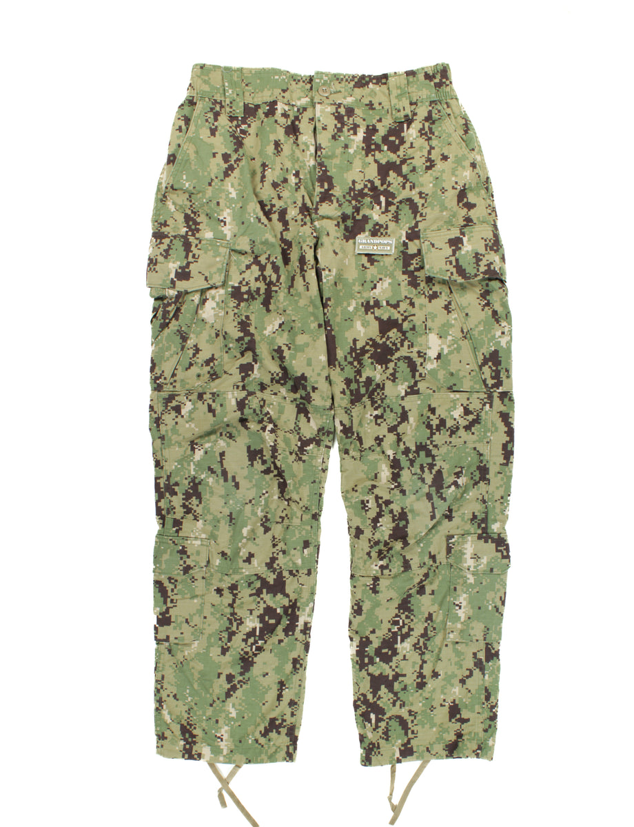 US Navy AOR 2 Type III NWU Combat Pants SIZE MEDIUM BRAND NEW 海外