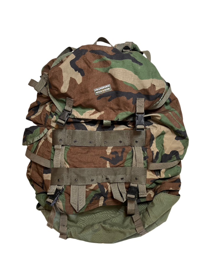 M81 Woodland CFP-90 Large Field Pack W/ Integrated Frame USED