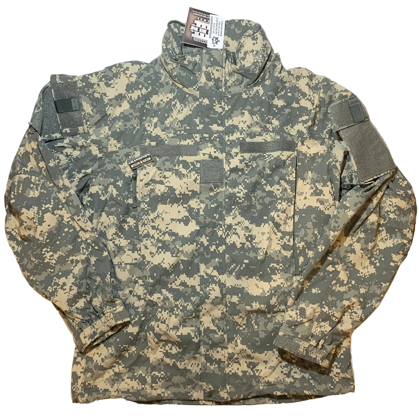 army cold weather gear U.S. Army ACU Digital Camouflage Mid Weight Soft Shell ECWCS GEN III Cold Weather Jacket M-L / New